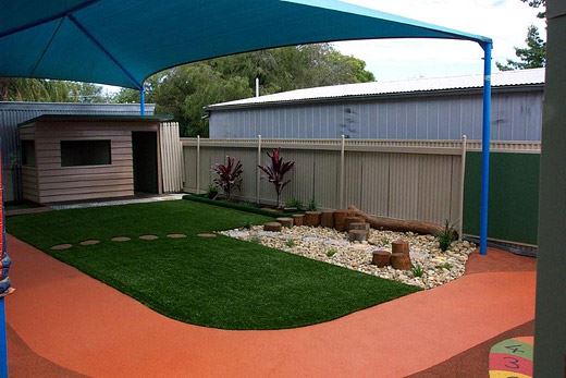 PLAYGROUND ARTIFICIAL GRASS WITH RUBBER STEP PADS