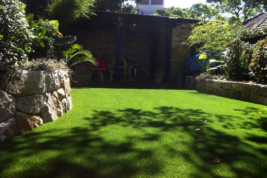 PLAYGROUNDS FOR FAMILIES - ARTIFICIAL GRASS